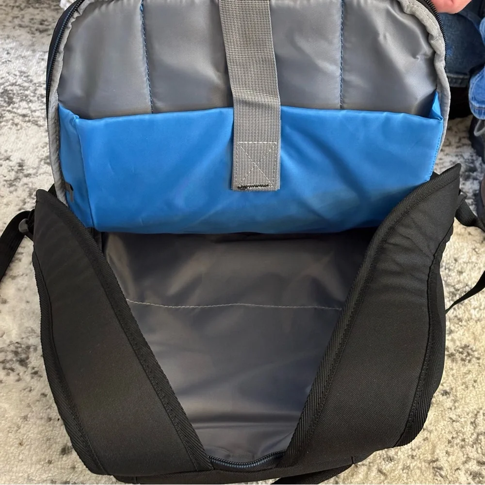 NWT Dell Essential Backpack 15 Laptop Bag Black